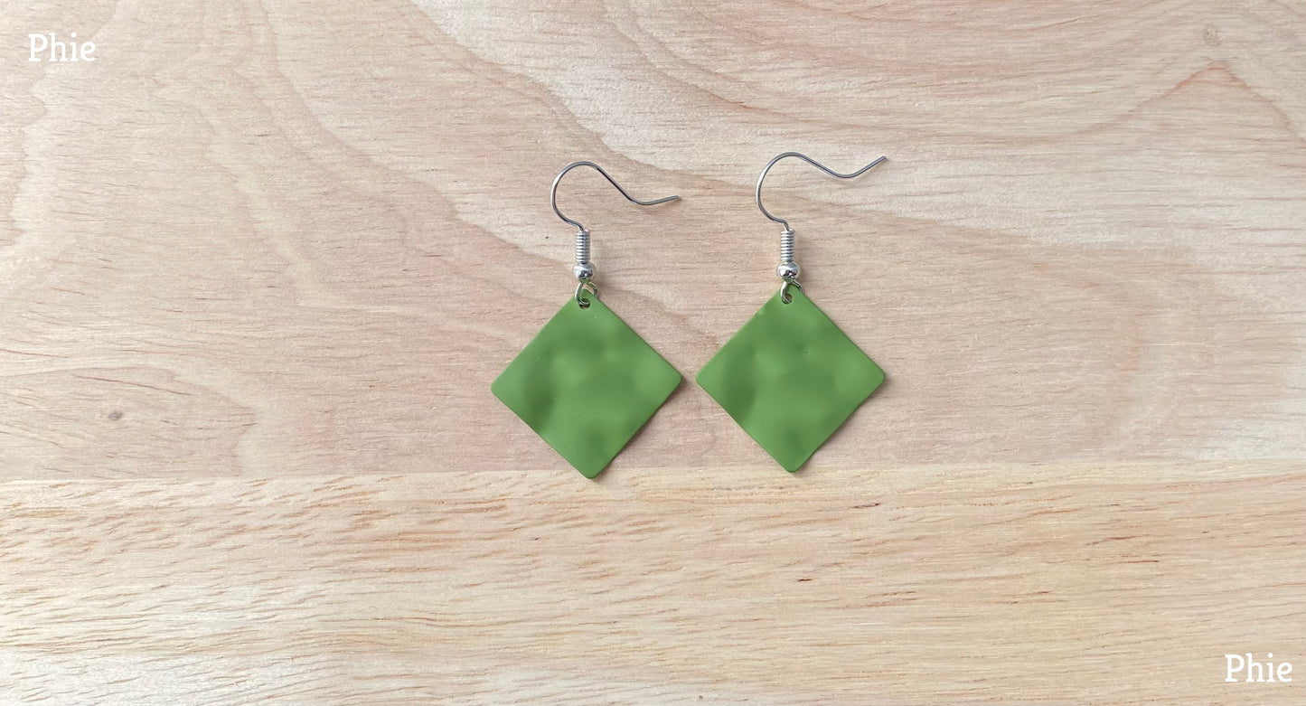 Dented Square - Green
