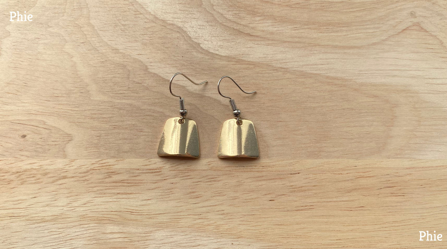 Curved Rectangle - Gold
